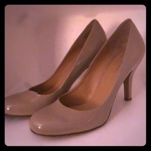Nine West patent leather pumps